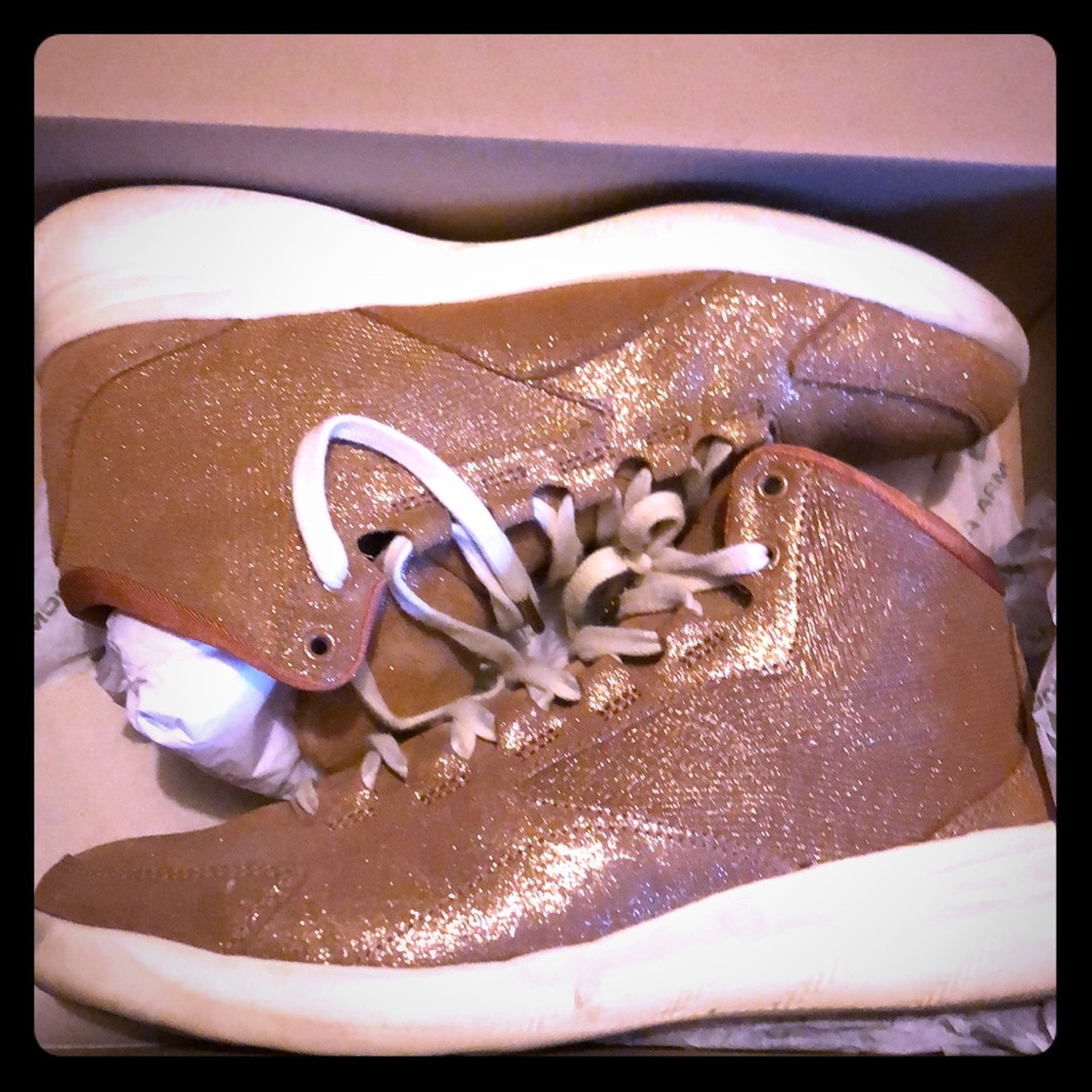 Under Armour Charged Pivot Women’s Size 7.5 - Picture 1 of 3